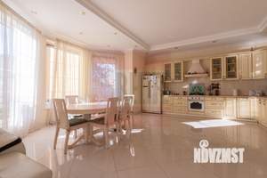 Дом 315м², 2-этажный, на длительный срок,