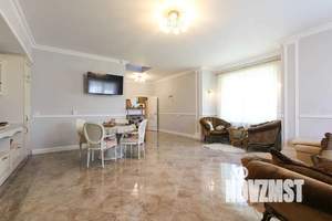 Дом 218м², 3-этажный, посуточно,