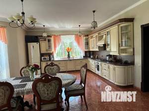 Дом 240м², 3-этажный, посуточно,