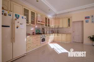 Дом 315м², 2-этажный, на длительный срок,