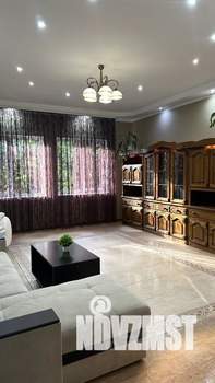 Дом 150м², 4-этажный, посуточно,