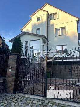 Дом 320м², 3-этажный, участок 12 сот.