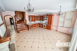 Таунхаус 212м², 3-этажный, участок 2 сот.