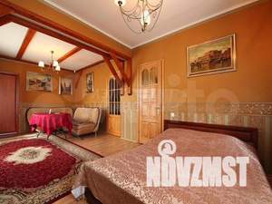 Дом 600м², 4-этажный, участок 12 сот.