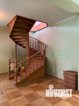 Дом 447м², 3-этажный, участок 10 сот.