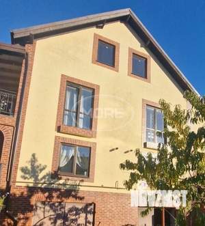 Дом 229м², 3-этажный, участок 6 сот.