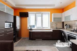 Дом 227м², 3-этажный, участок 6 сот.