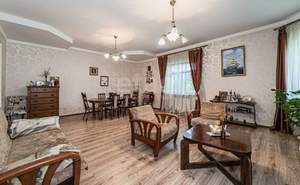 Дом 256м², 3-этажный, участок 5 сот.