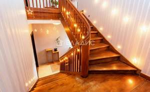 Дом 350м², 3-этажный, участок 9 сот.