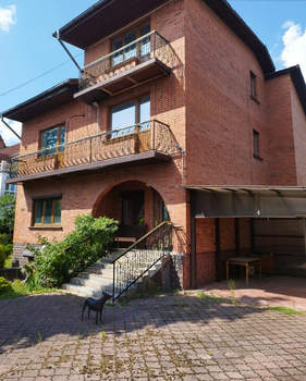 Дом 263м², 3-этажный, участок 6 сот.