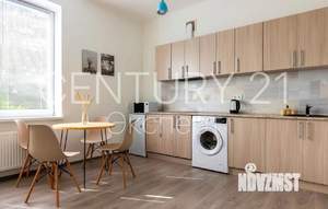 Дом 960м², 5-этажный, участок 10 сот.