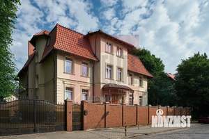 Дом 1001м², 4-этажный, участок 15 сот.