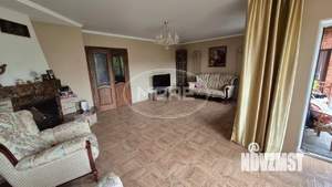 Дом 229м², 3-этажный, участок 6 сот.