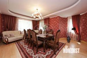 Дом 320м², 3-этажный, участок 12 сот.