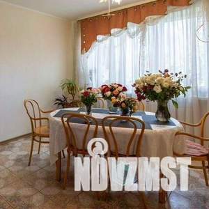 Дом 431м², 3-этажный, участок 12 сот.