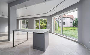 Дом 332м², 3-этажный, участок 6 сот.