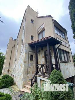 Дом 268м², 3-этажный, участок 6 сот.