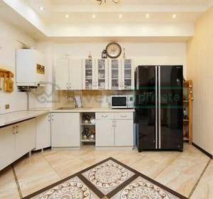 Дом 262м², 3-этажный, участок 8 сот.