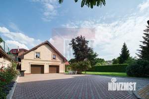 Дом 1001м², 4-этажный, участок 15 сот.