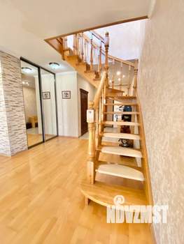 Дом 214м², 2-этажный, участок 4 сот.