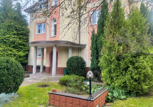 Дом 445м², 4-этажный, участок 7 сот.