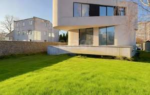 Дом 608м², 3-этажный, участок 12 сот.