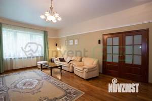 Таунхаус 460м², 3-этажный, участок 5 сот.