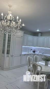 Дом 204м², 2-этажный, участок 5 сот.