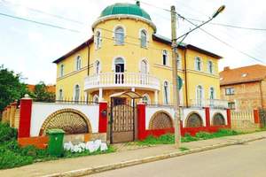 Дом 602м², 2-этажный, участок 10 сот.