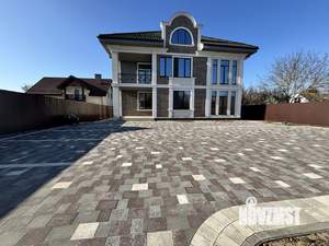 Дом 499м², 3-этажный, участок 10 сот.