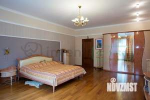 Таунхаус 460м², 3-этажный, участок 5 сот.