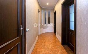 Дом 350м², 3-этажный, участок 9 сот.