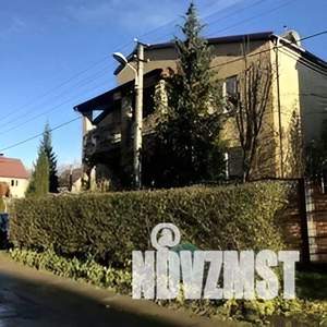 Дом 347м², 3-этажный, участок 10 сот.