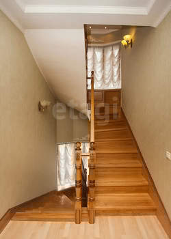 Дом 387м², 3-этажный, участок 6 сот.