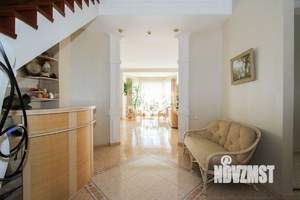 Дом 400м², 3-этажный, участок 10 сот.