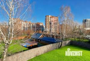 Дом 608м², 3-этажный, участок 12 сот.