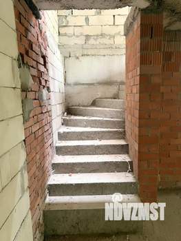 Дом 1000м², 2-этажный, участок 7 сот.