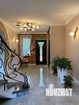 Дом 250м², 3-этажный, участок 6 сот.