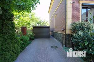 Дом 400м², 3-этажный, участок 10 сот.