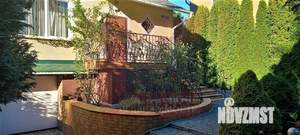 Таунхаус 440м², 4-этажный, участок 6 сот.