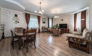 Дом 256м², 3-этажный, участок 5 сот.