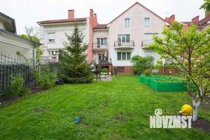 Таунхаус 460м², 3-этажный, участок 5 сот.