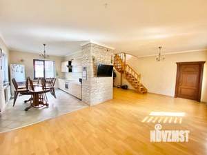 Дом 214м², 2-этажный, участок 4 сот.