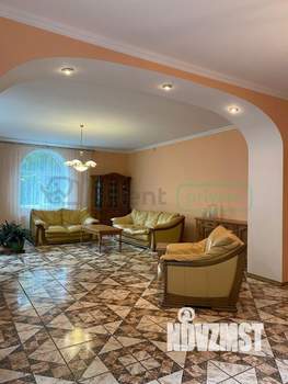 Дом 447м², 3-этажный, участок 10 сот.