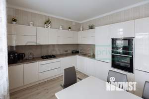 Дом 216м², 3-этажный, участок 4 сот.