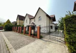 Дом 230м², 2-этажный, участок 6 сот.