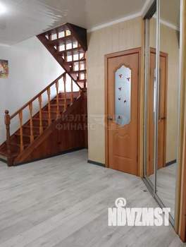 Дом 270м², 3-этажный, участок 4 сот.