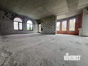 Дом 1000м², 2-этажный, участок 7 сот.