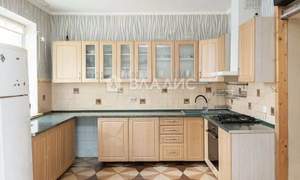 Дом 245м², 3-этажный, участок 6 сот.