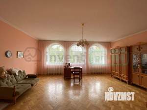 Дом 447м², 3-этажный, участок 10 сот.